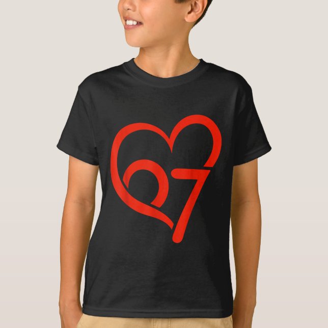 Camiseta Valentine’s Day 67 Meme 67th Birthday 6 7 Valentin (Frente)