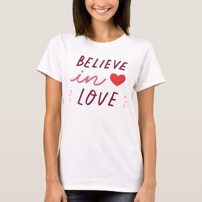 Camiseta Valentine’s Day Love Charm (Frente)