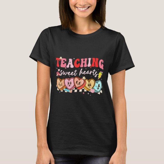 Camiseta Valentine Teaching Sweet Hearts Teacher Men Women  (Frente)