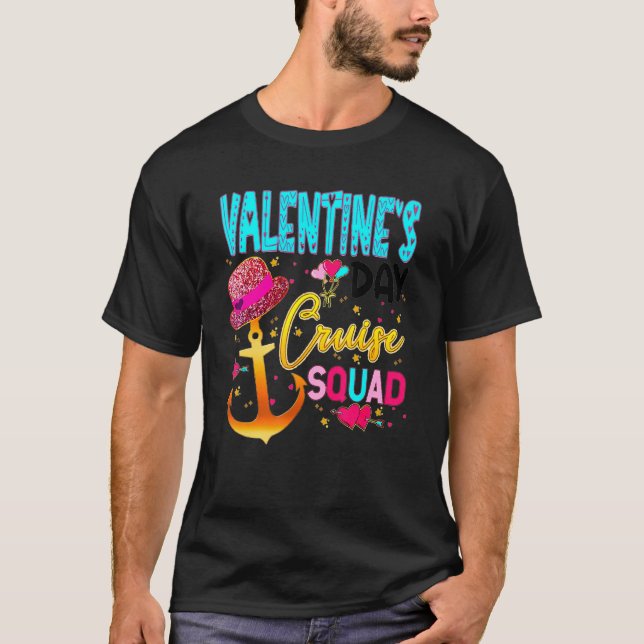 Camiseta Valentine's Day Cruise Squad Couple Family Friend  (Frente)