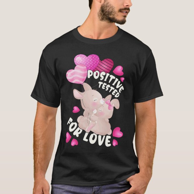 Camiseta Valentine's day for couples bunnies with heart bal (Frente)