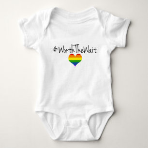 Camiseta Valor o bebê Onsie da espera com coração do