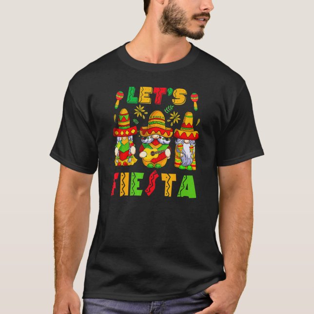 Camiseta Vamos Fiesta Cinco De Mayo Gnomos Latinos Mexicano (Frente)