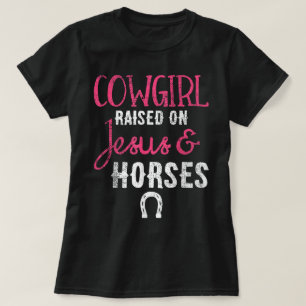 Camiseta Vaqueira Cristã Criada Em Jesus e Cavalos