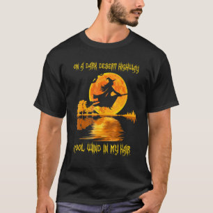 Camiseta Vassouras Andando Em Um Salão Das Estradas Do Des