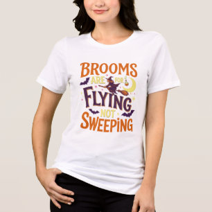 Camiseta Vassouras Voando Varrendo Halloween Bruxa Lua Morc