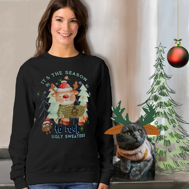 Camiseta Veado bonito na camisola escura suada e suada (Cute Deer in Ugly Sweater Dark)