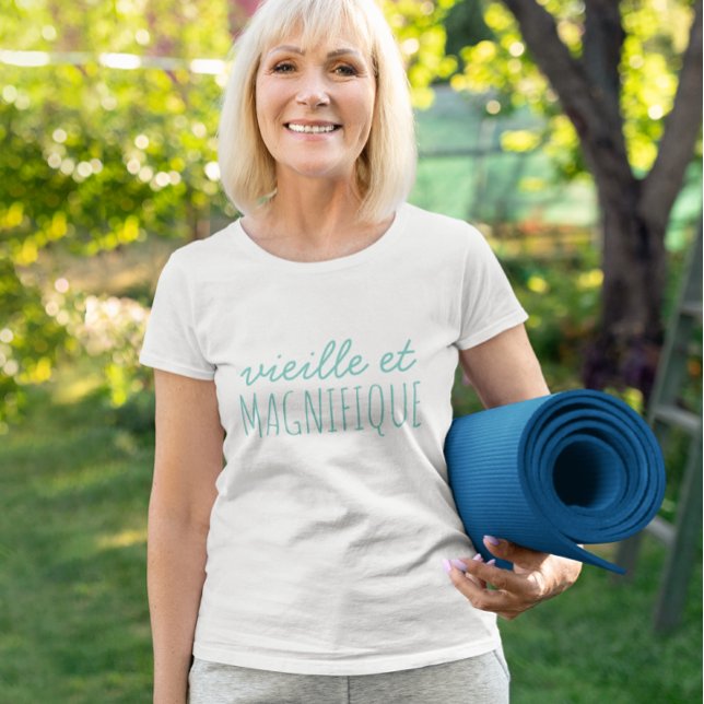 Camiseta Velho e Maravilhoso em Texto Inspiracional Francês (Criador carregado)