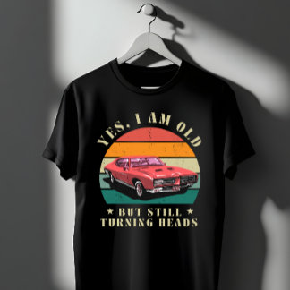 Camiseta Velho Mas Virando Cabeças Arte Retro de Carro Musc