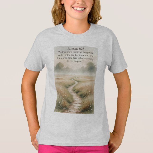 Camiseta Versículo Bíblico Romanos 8:28 para Menin (Frente)