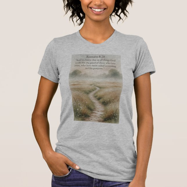Camiseta Versículo Bíblico Romanos 8:28 para Mulhe (Frente)