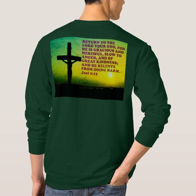 Camiseta Verso da bíblia do 2:13 de Joel. (Verso)