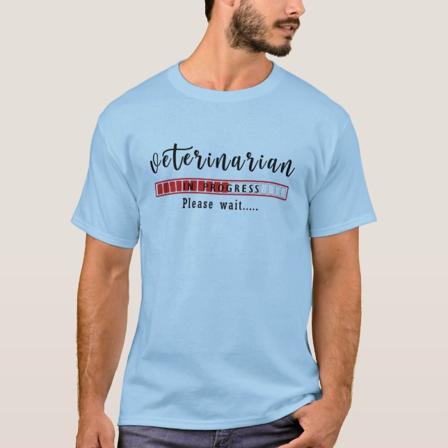 Camiseta Veterinário  Em Andamento Aguarde (Frente)