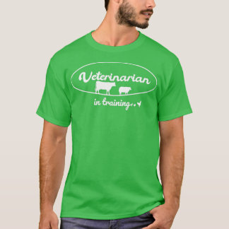 Camiseta Veterinário Em Treinamento EssentialCopy