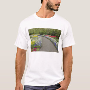 Camiseta Via de navegação através de tulipas e daffodils