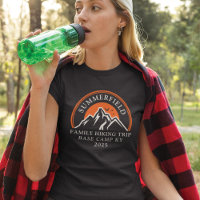 Viagem anual de caminhada da família combinando co