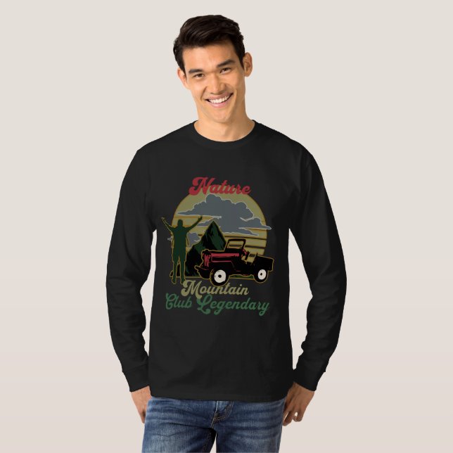 Camiseta Viagem legal de campfire em montanha (Frente Completa)