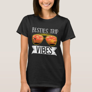 Camiseta Viajante Vaga de Voo Besties Trip Vibes Sungla