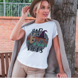 CAMISETA VIBAS DE BRUXAS MÁS DE TRENDY TRENDY | EMBARCAÇÕES