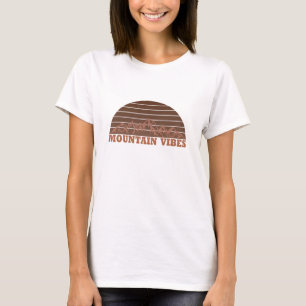 Camiseta vibes de montanha ao ar livre vintage retro sunset