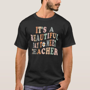 Camiseta Vibrações de Jardim de Infância Groovy Rosto Retro