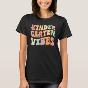 Camiseta Vibrações de Jardim de Infância Primeiro Dia de Vo