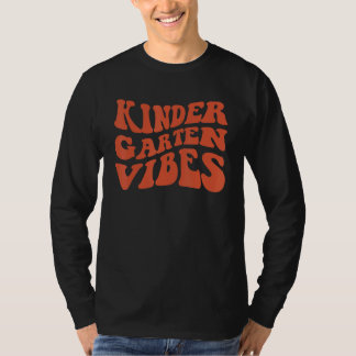 Camiseta Vibrações de Jardim de Infância  Retro Colorido E 