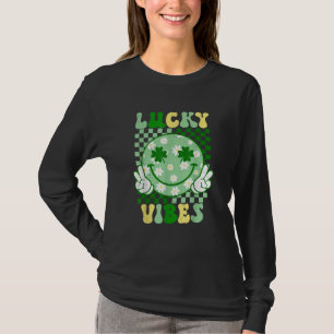 Camiseta Vibrações de Sorte Feliz Dia de São Patrício Trevo