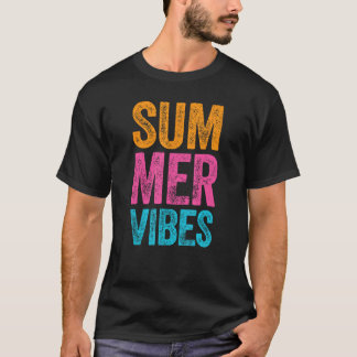 Camiseta Vibrações de Verão Retrô Citações Divertidas de Fé