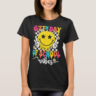 Camiseta Vibrações do 67º Dia de Escola Engraçado Seis Sete