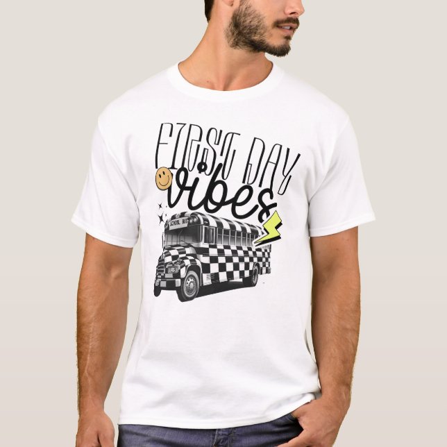 Camiseta vibrações do primeiro dia de aula (Frente)