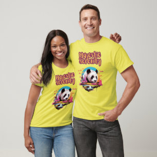 Camiseta Vibrante Panda Majestade: Cores Negrito da Naturez