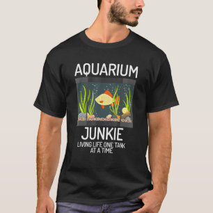 Camiseta Viciado em Aquário Vivendo um Tanque de Cada Vez P