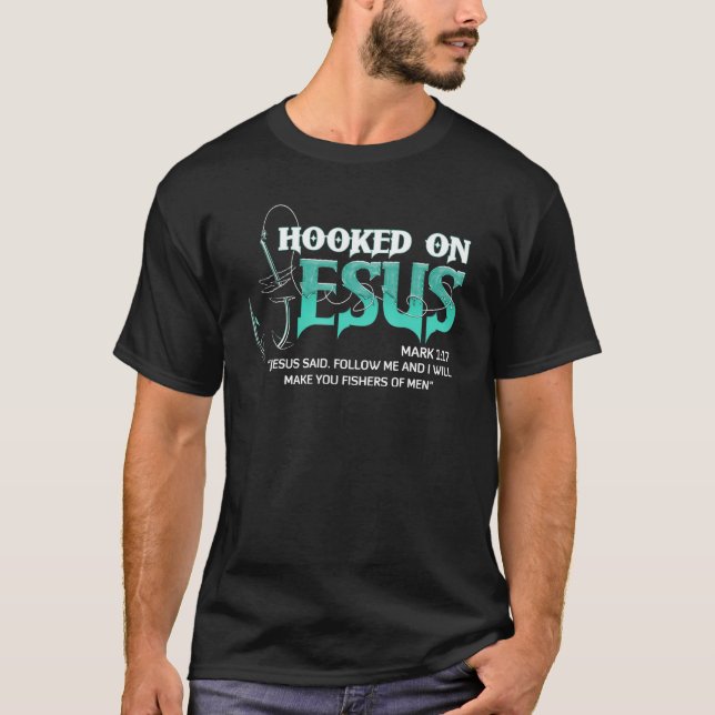 Camiseta Viciado em Jesus Marcar 117 Bíblia Religiosa Verse (Frente)