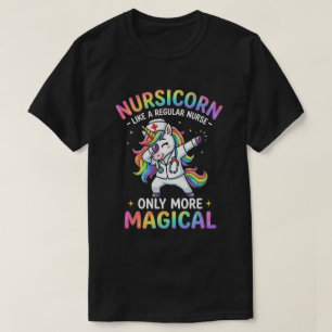 Camiseta Vida de Enfermeira com um Toque de Magia de Unicór