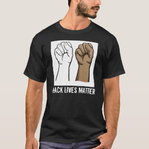 Camiseta Vidas Negras Importam, punhos, pretas