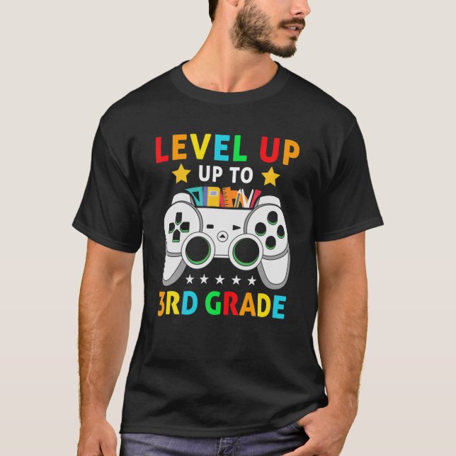 Camiseta Video Game Level Up To 3Rd Grade Team Third Grade (Frente)