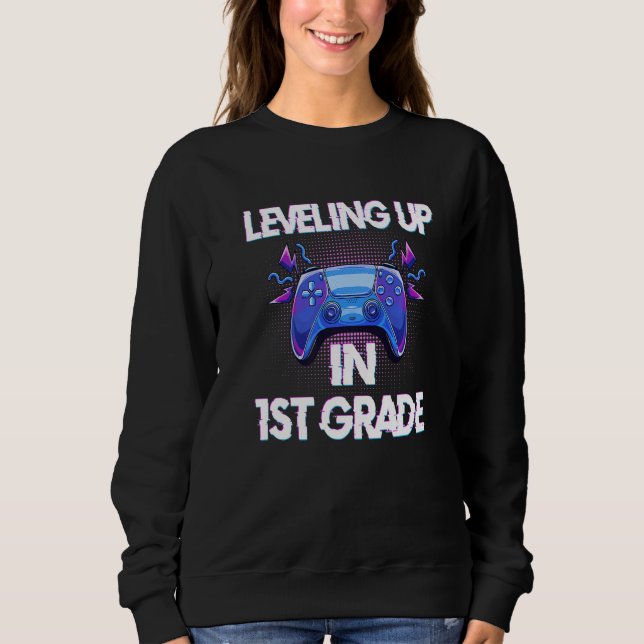 Camiseta Video Gaming  for students Leveling up in First Gr (Frente)