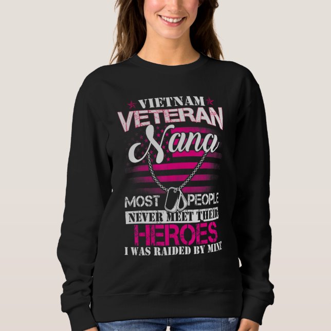 Camiseta Vietnam Veteran Nana Raised By My Hero  Veteran Da (Frente)