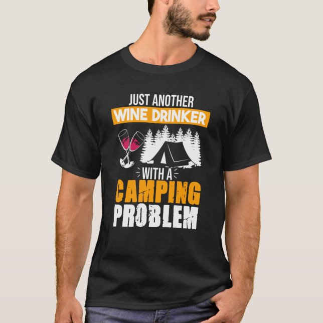 Camiseta Vinho Bebê Problema de Acampamento Bebendo Ditos (Frente)