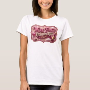 Camiseta Vinho Rosado Fresco PRIMEIRO TUDO MAIS EM SEGUNDO