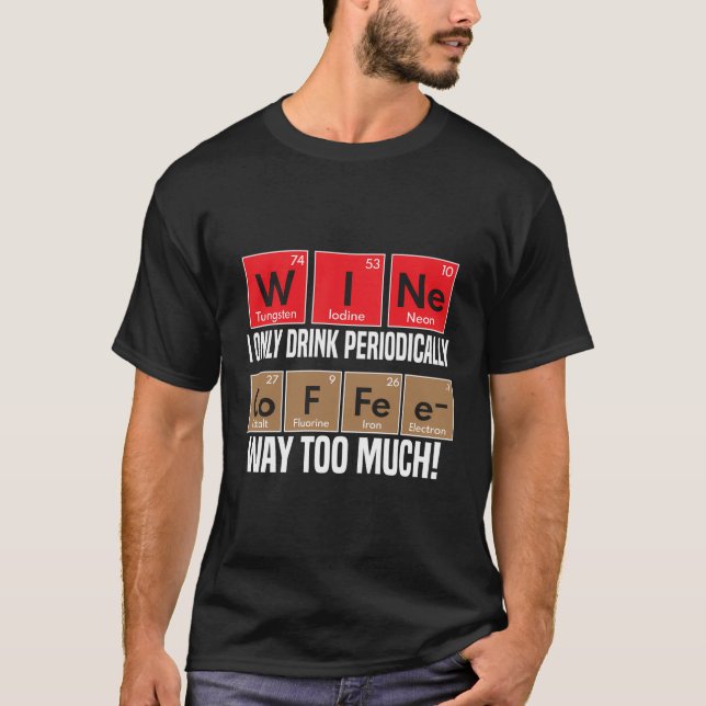 Camiseta Vinho versus Café Elementos de Mesa Periódicos Eng (Frente)