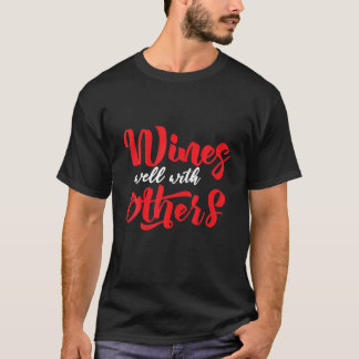 Camiseta Vinhos Engraçados Bem Com Outros / Vinho