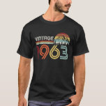 Camiseta Vintage 1963 60th Birthday Turning 60 Year Old Bd<br><div class="desc">Vintage 1963 60º Aniversário A Virar 60 Anos.</div>