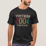 Camiseta Vintage 2004 18th Birthday Gifts Retro 18 Anos<br><div class="desc">Vintage 2004 18th Birthday Gpresente Retro 18 Anos Vintage Shirt</div>
