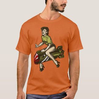 Camiseta Vintage Aviation Pin Up Girl em uma bomba