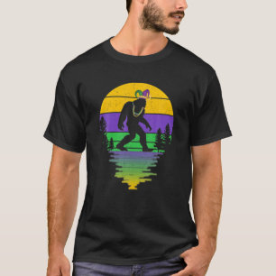 Camiseta Vintage Bigfoot Lover Costume Feliz Mardi Gras Gir