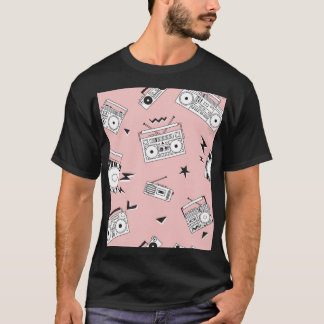 Camiseta Vintage cassette players: padrão retrô.