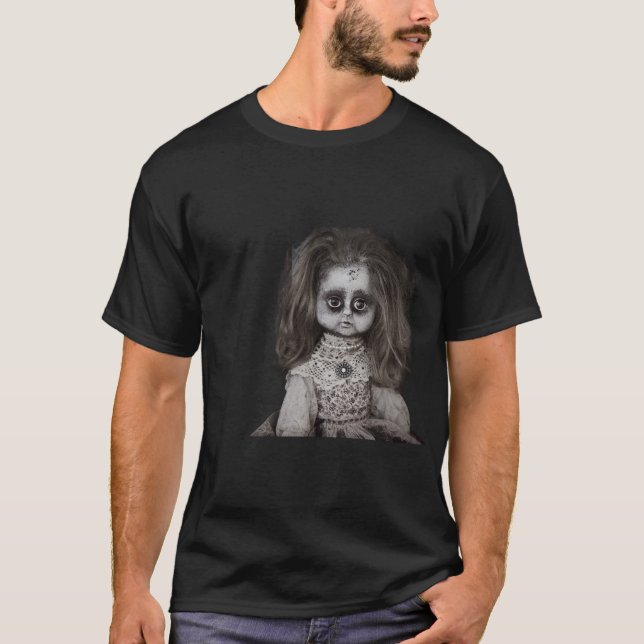 Camiseta Vintage Creepy Assustada Boneca Assombrada (Frente)