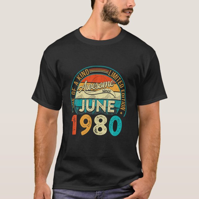 Camiseta Vintage em desgosto impressionante desde junho de  (Frente)